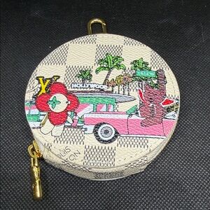 ✅ PRICE IS FIRM ✅ Fashion Beige and Pink Graphic Coin Purse